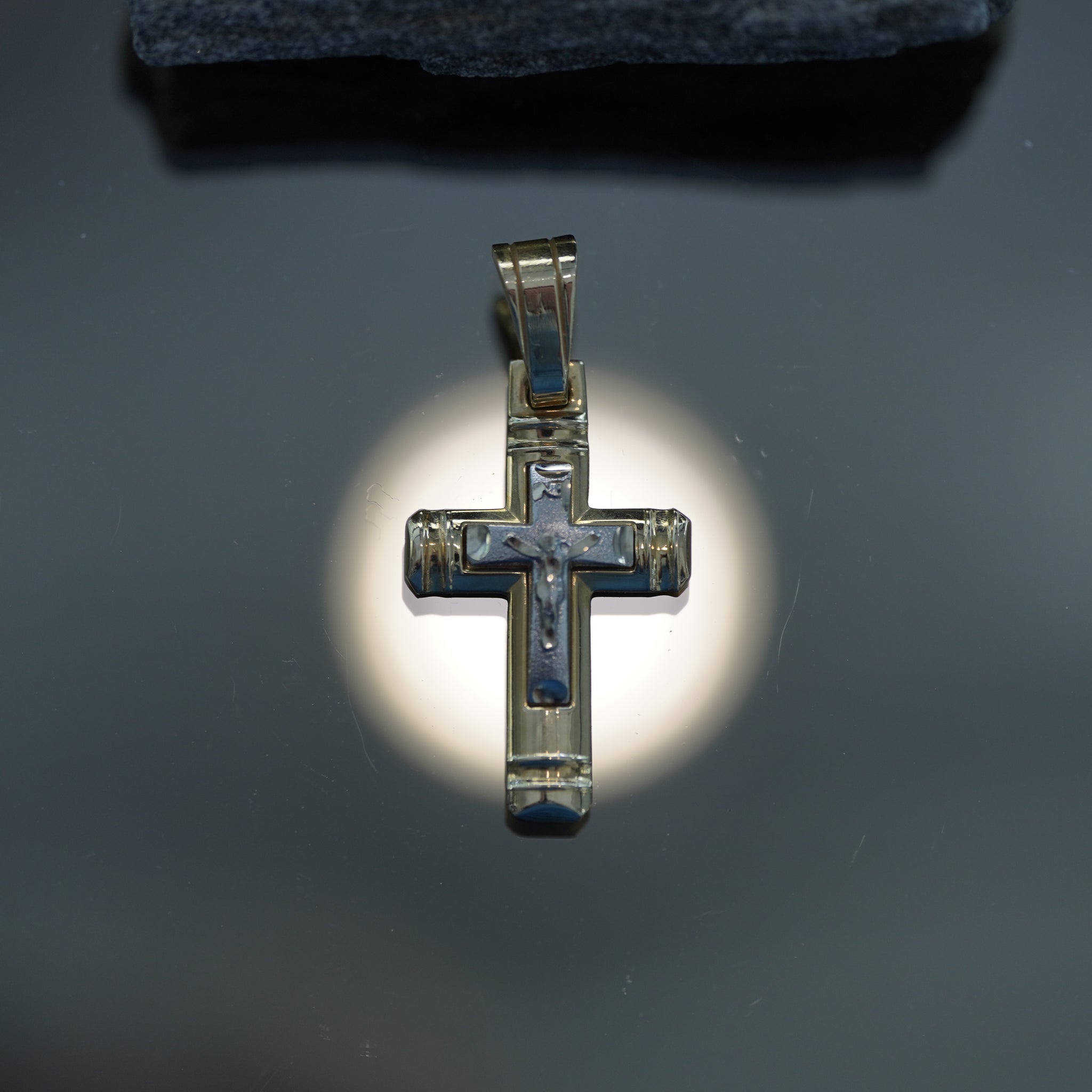 18k gold cross