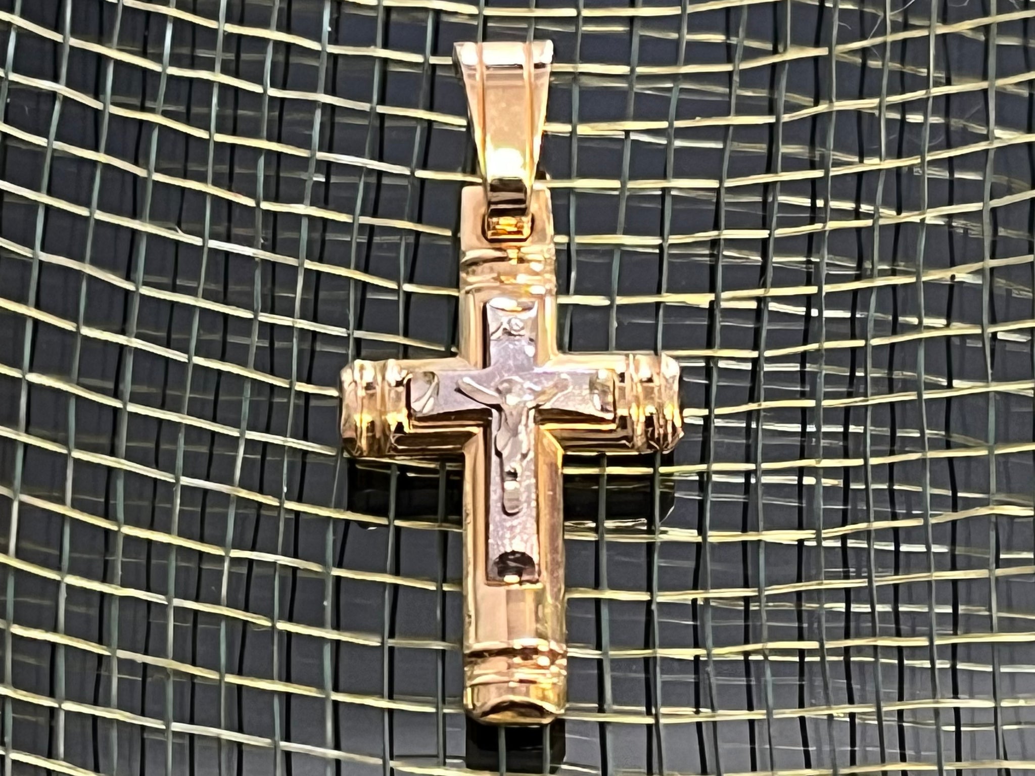 18k gold cross